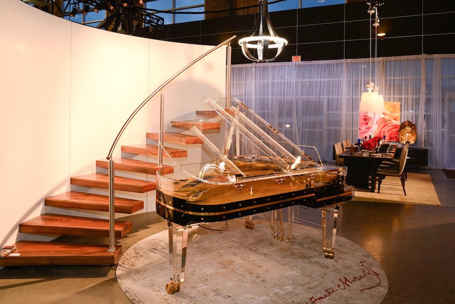 Schimmel Acrylic Piano K213G