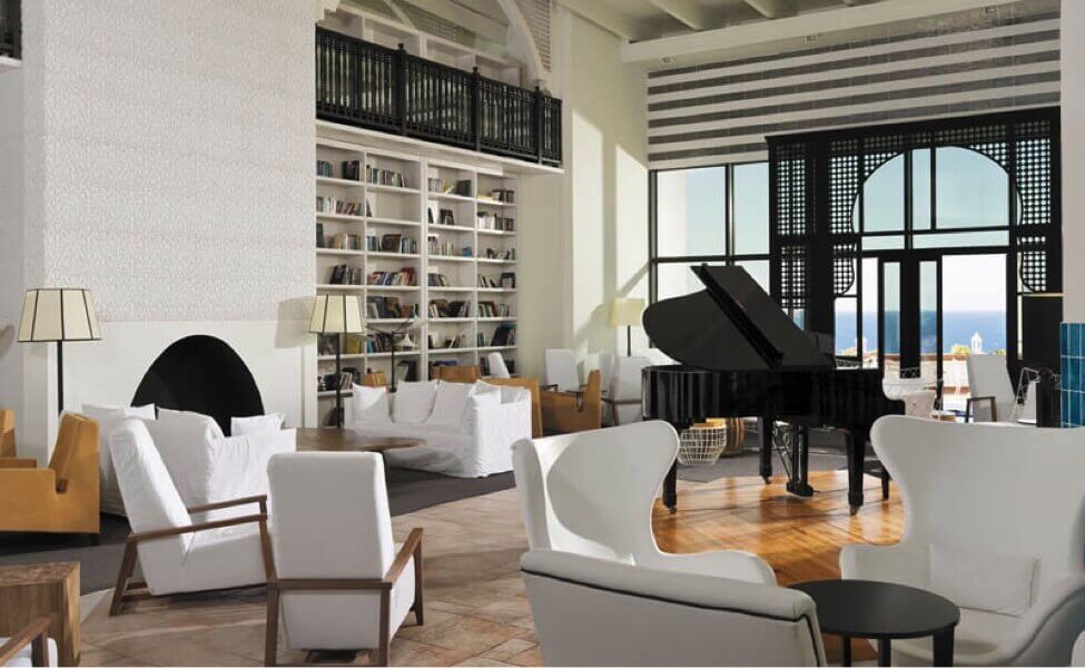 Piano in Hotels, Condominiums, Lobbies and Lounges Piano in Hotels, Condominiums, Lobbies and Lounges