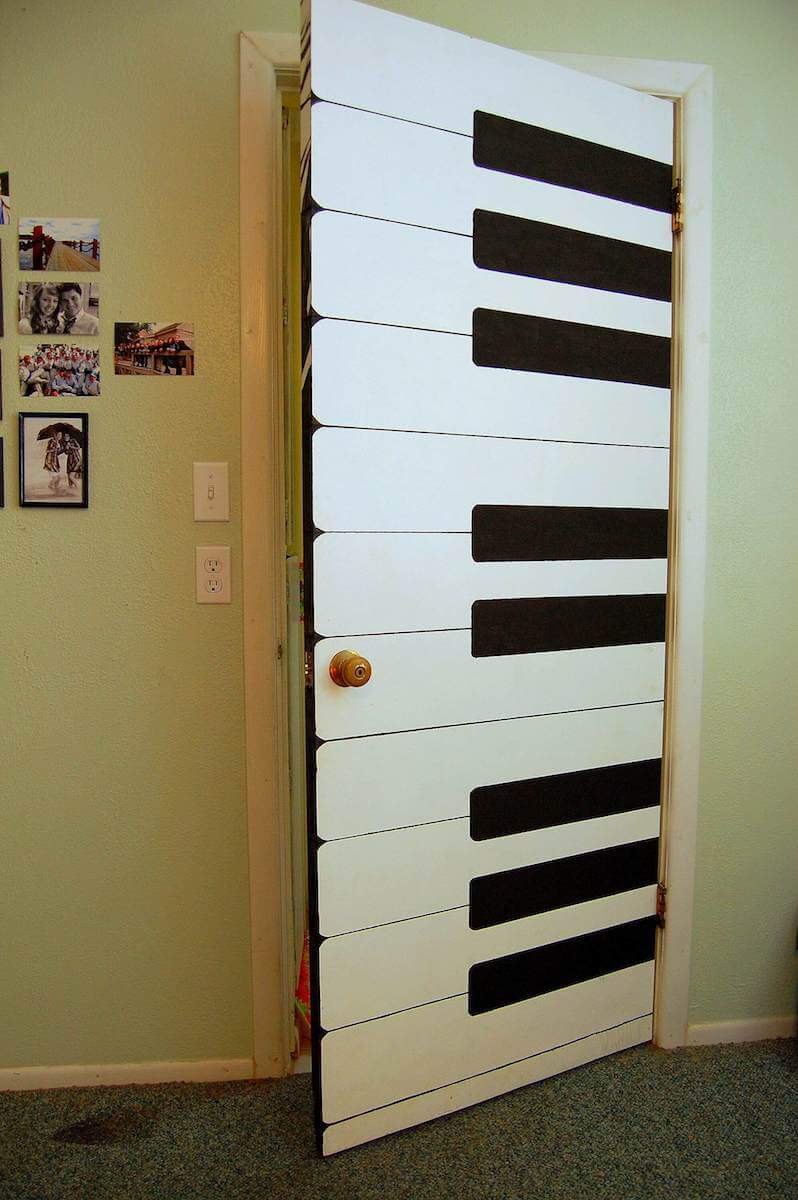 How to Decorate a Room With a Piano in Mind