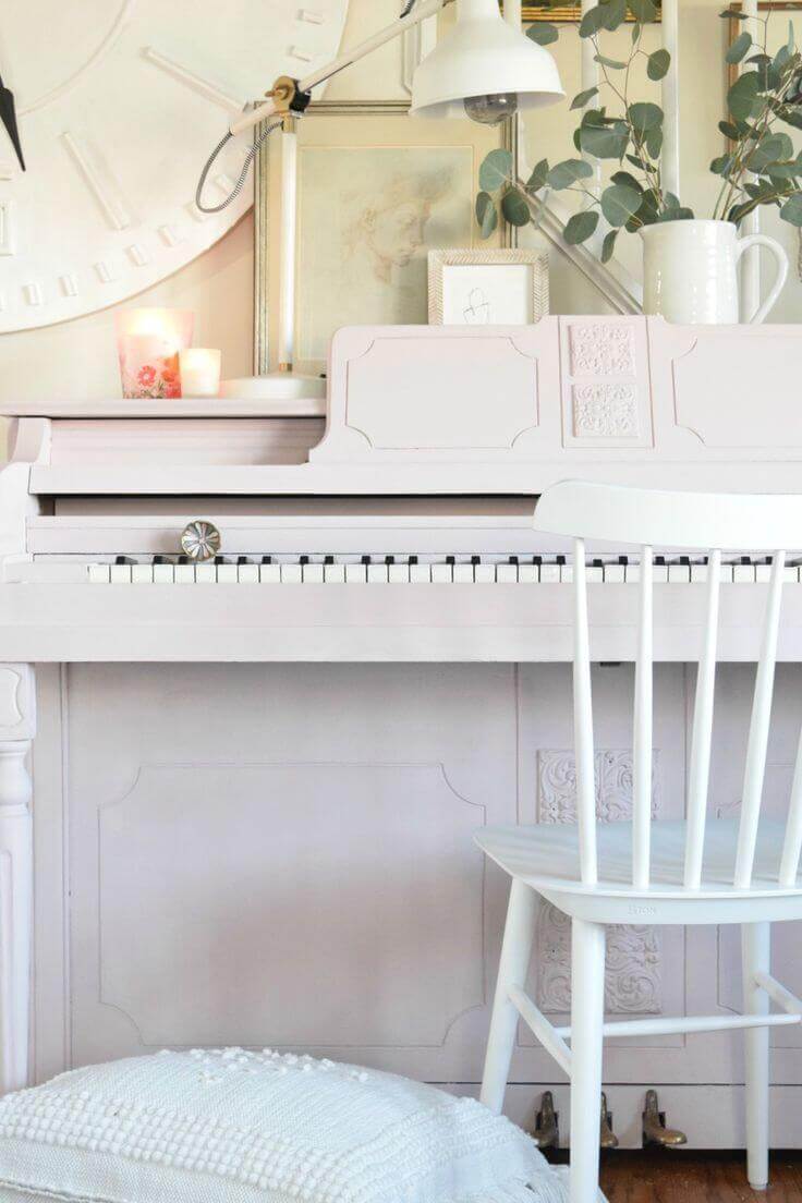 How to Decorate a Room With a Piano in Mind